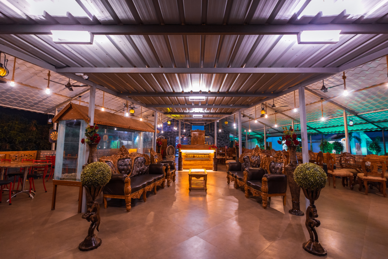 Giri Sarovar Dining Area