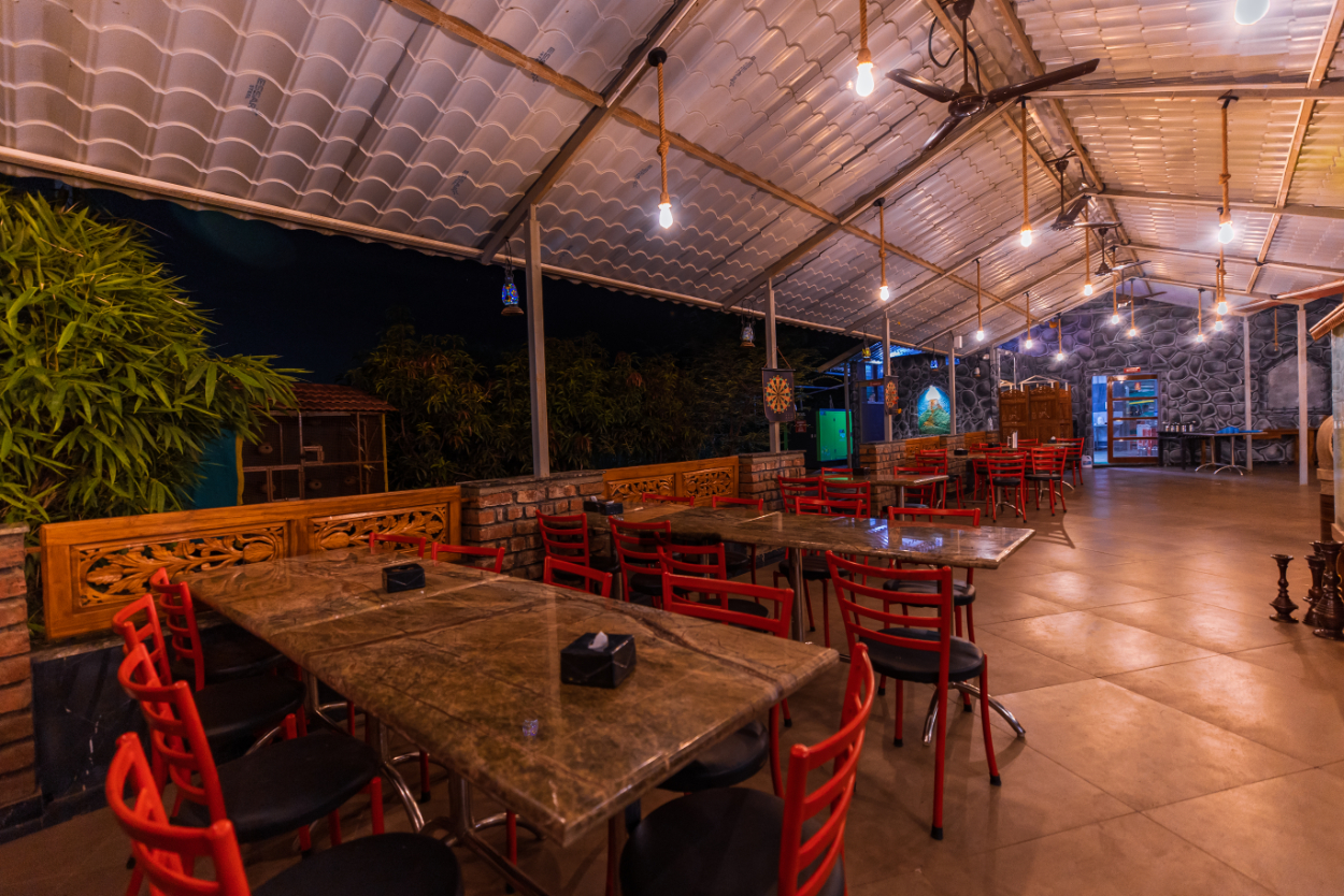 Giri Sarovar Food Spread