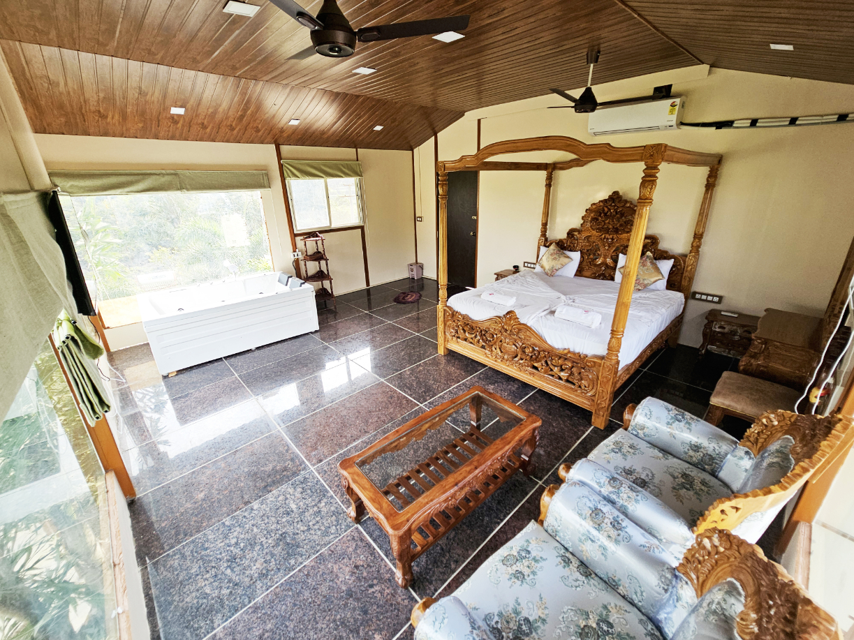 Giri Sarovar Family Room