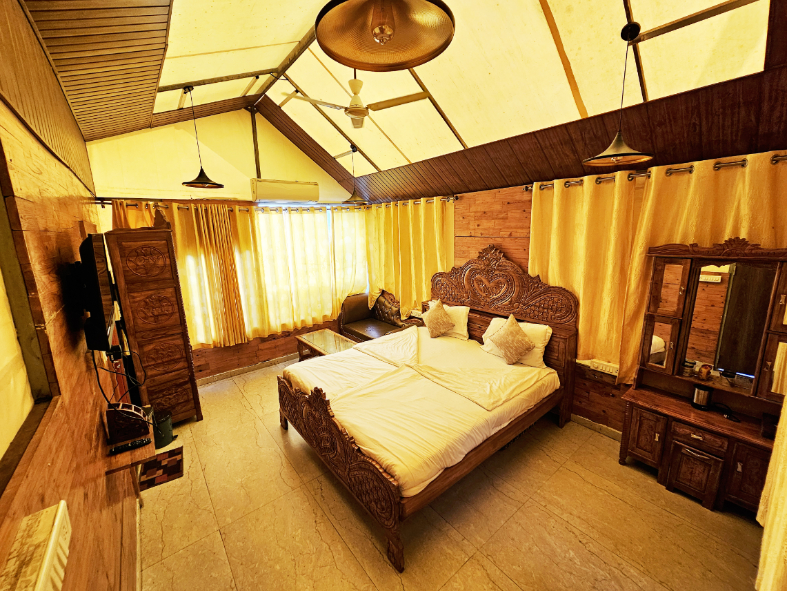 Giri Sarovar Room Amenities